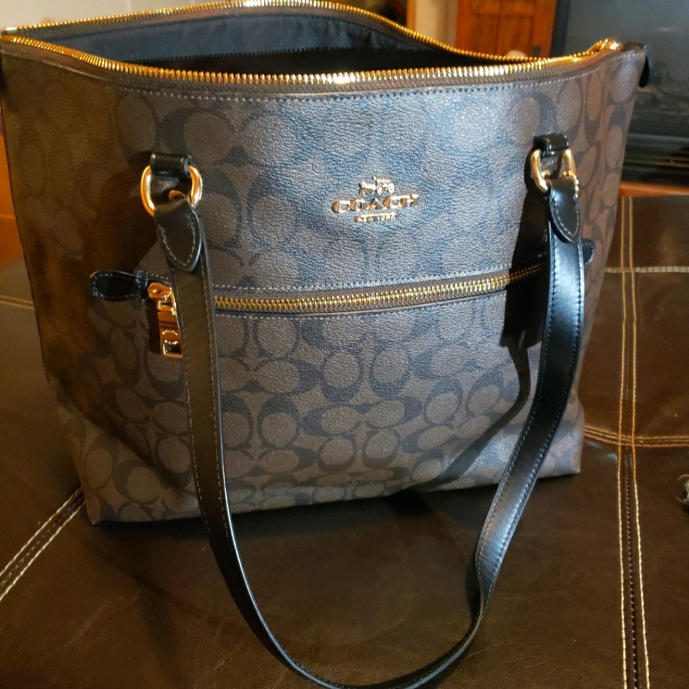Coach Shoulder Handbag